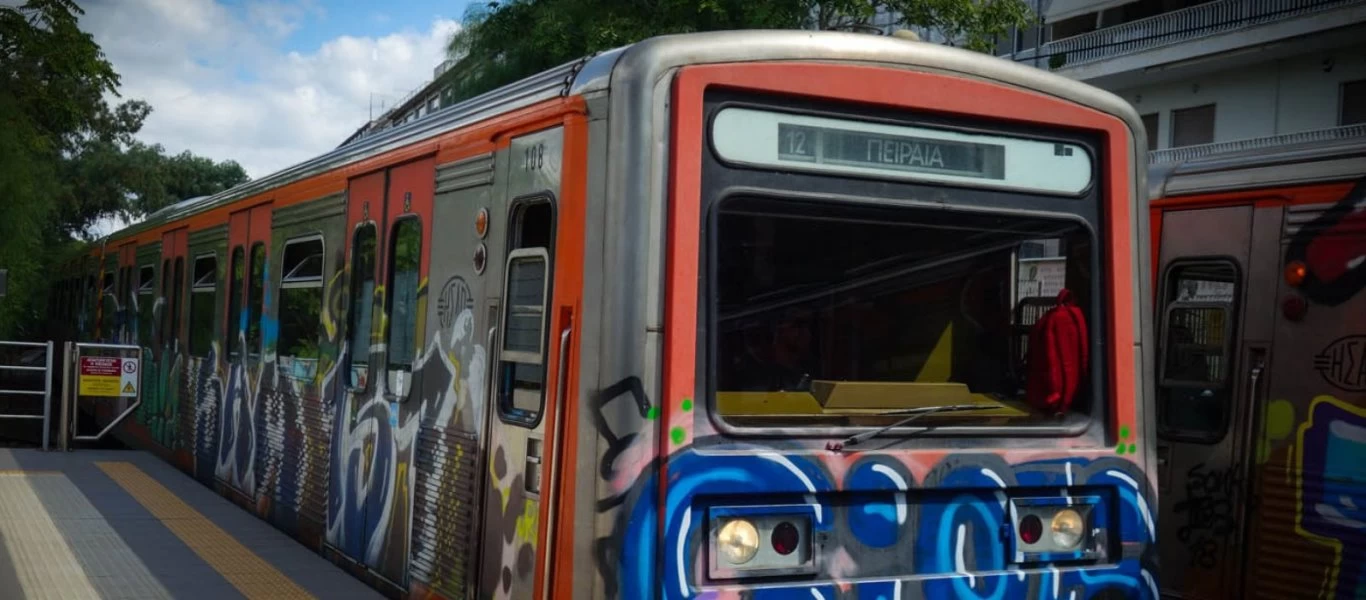 Ακινητοποιημένος συρμός του ΗΣΑΠ στον Ταύρο - Τι έγινε;